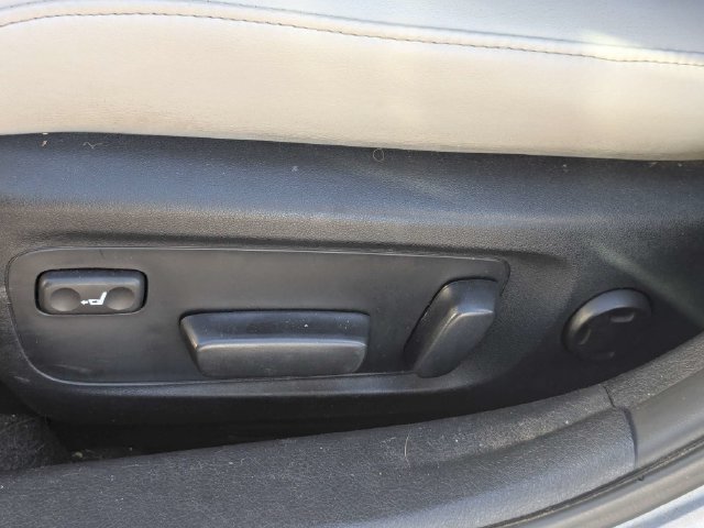 Used 2016 Toyota Avalon Limited w/ Toyota Safety Sense Package FWD image 18