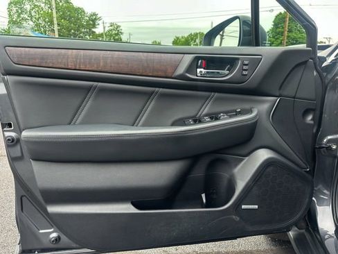 Used 2019 Subaru Outback 2.5i Limited AWD/4WD image 14