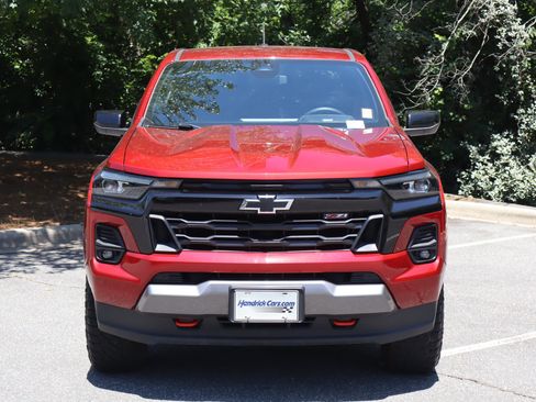 Used 2024 Chevrolet Colorado Z71 w/ Advanced Trailering Package AWD/4WD image 3