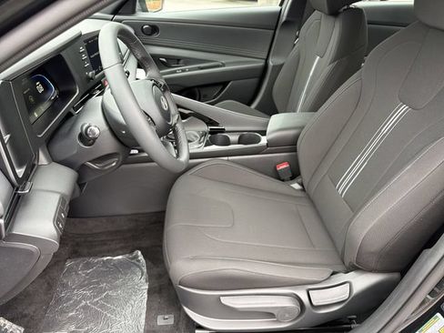 New 2026 Hyundai Elantra SEL Sport Premium FWD image 9