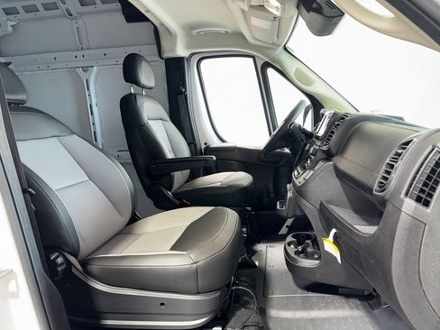 Used 2026 RAM ProMaster 2500 w/ Convenience Group FWD image 10
