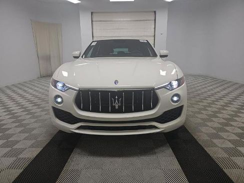 Used 2019 Maserati Levante image 2
