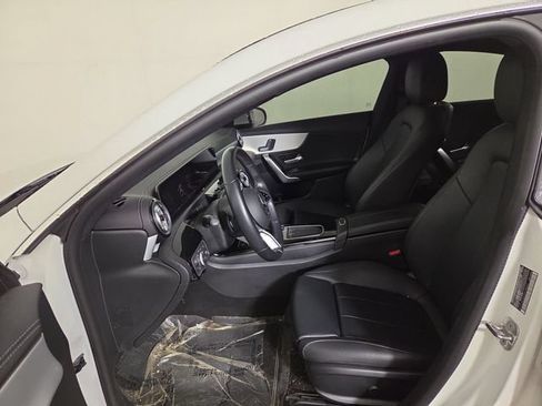 Used 2025 Mercedes-Benz CLA 250 image 12