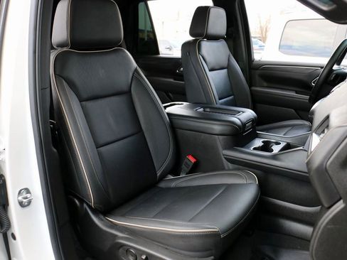 Used 2024 GMC Yukon SLT image 36