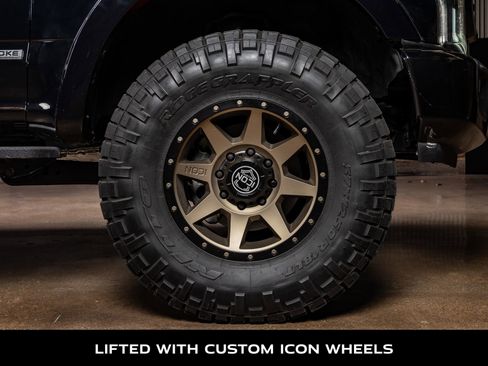 Used 2022 Ford F250 Lariat w/ Tremor Off-Road Package image 11