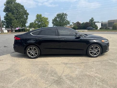 Used 2019 Ford Fusion SEL FWD image 10
