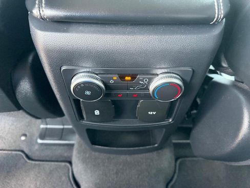 Used 2020 Ford Explorer XLT w/ Equipment Group 202A AWD/4WD image 12