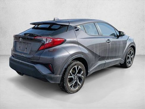 Used 2019 Toyota C-HR XLE image 5