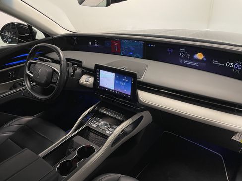 Used 2024 Lincoln Nautilus Premier w/ Equipment Group 102A image 22