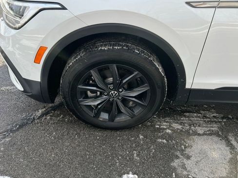 Used 2024 Volkswagen Tiguan SE image 27
