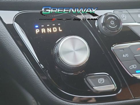 New 2026 Chrysler Pacifica Pinnacle image 27