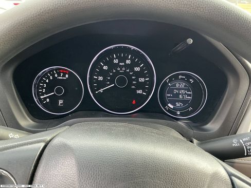 Used 2020 Honda HR-V LX image 10