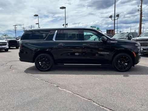 Certified 2025 Chevrolet Suburban High Country AWD/4WD image 6