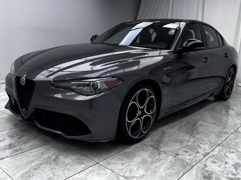 Used 2023 Alfa Romeo Giulia Veloce image 4