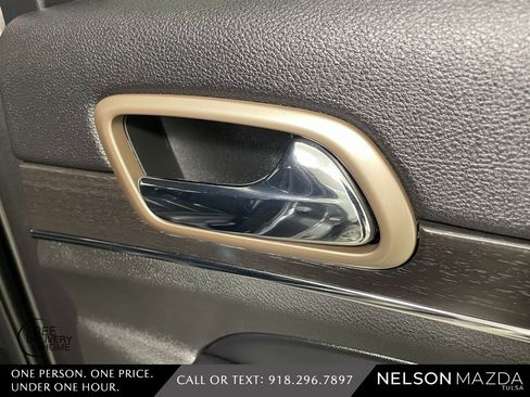 Used 2017 Jeep Grand Cherokee Limited w/ Luxury Group II image 48