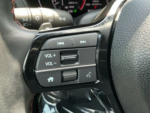 Used 2025 Honda Pilot TrailSport image 21