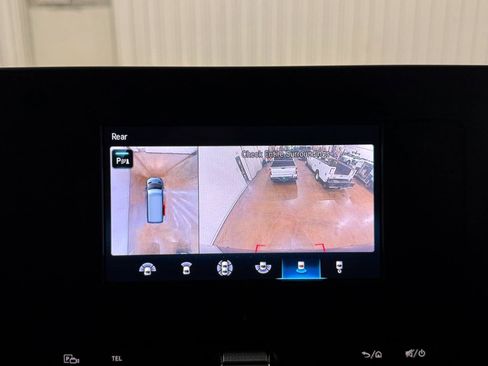 Used 2024 Mercedes-Benz Sprinter 2500 image 28