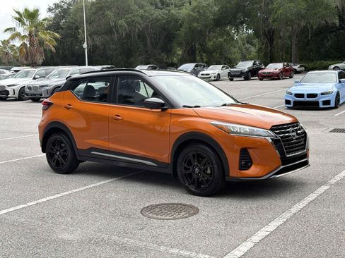 Used 2023 Nissan Kicks SR FWD image 2