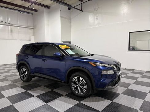 Used 2022 Nissan Rogue SV image 14