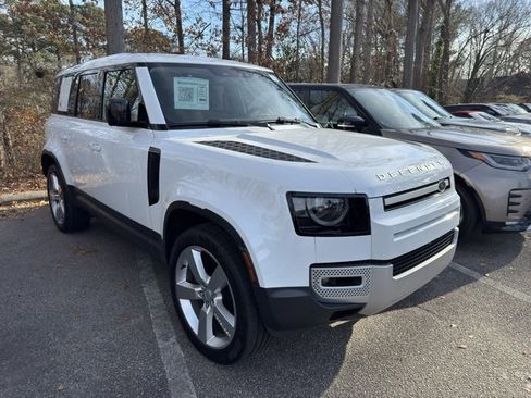Used 2024 Land Rover Defender 110 SE image 2