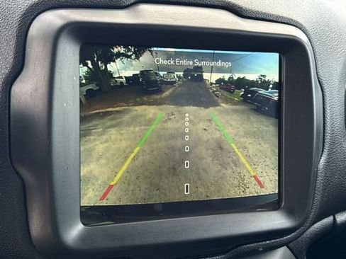 Certified 2023 Jeep Renegade Latitude AWD/4WD image 25