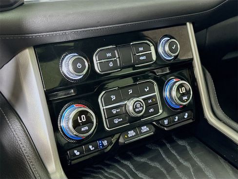 Used 2021 GMC Yukon Denali w/ Denali Premium Package image 26
