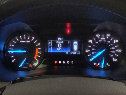 Used 2018 Ford Explorer XLT image 23