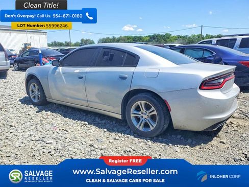 Used 2022 Dodge Charger SXT RWD image 3