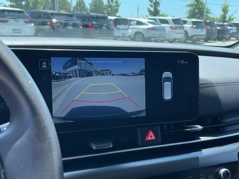 Certified 2025 Kia Carnival FWD image 16