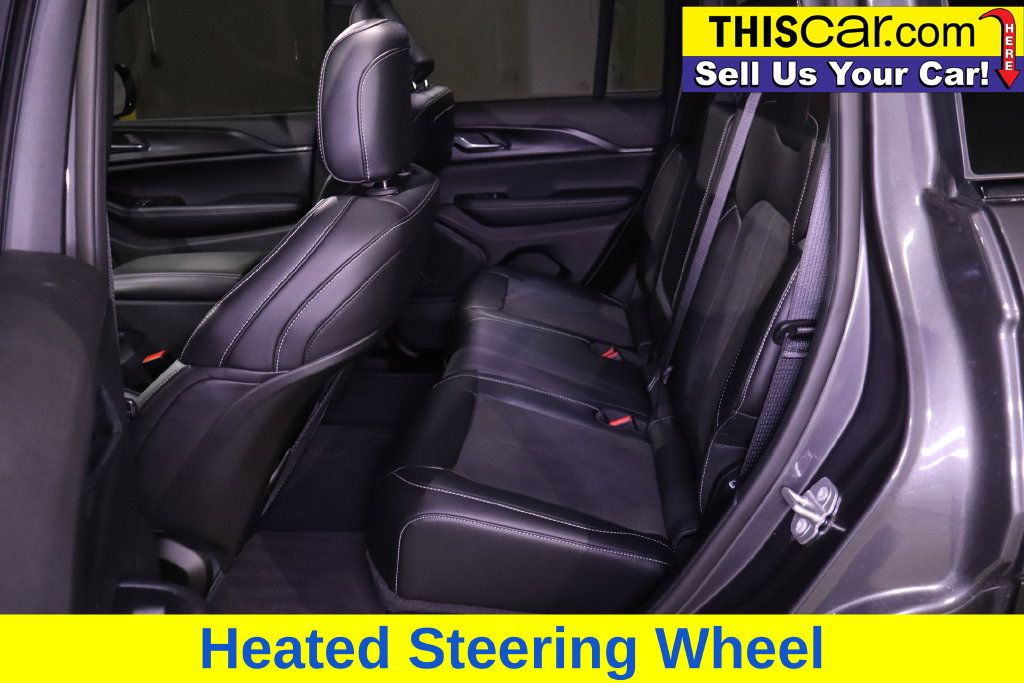 Used 2025 Jeep Grand Cherokee Laredo RWD image 29