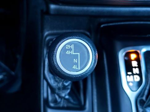 Certified 2023 Jeep Gladiator Sport image 16