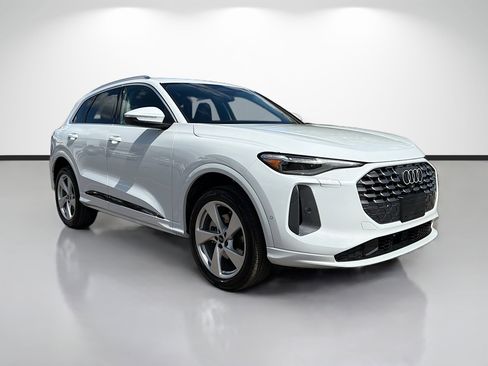 New 2025 Audi Q5 Premium Plus image 1