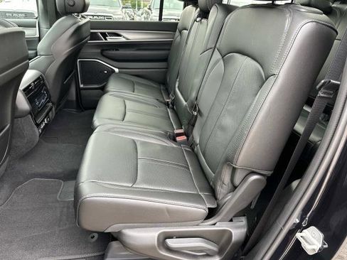 New 2025 Jeep Wagoneer 4WD w/ Premium Group I image 9