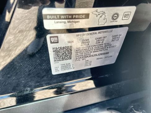 Used 2025 GMC Acadia Elevation image 33