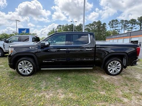 Used 2022 GMC Sierra 1500 Denali w/ Denali Reserve Package AWD/4WD image 2