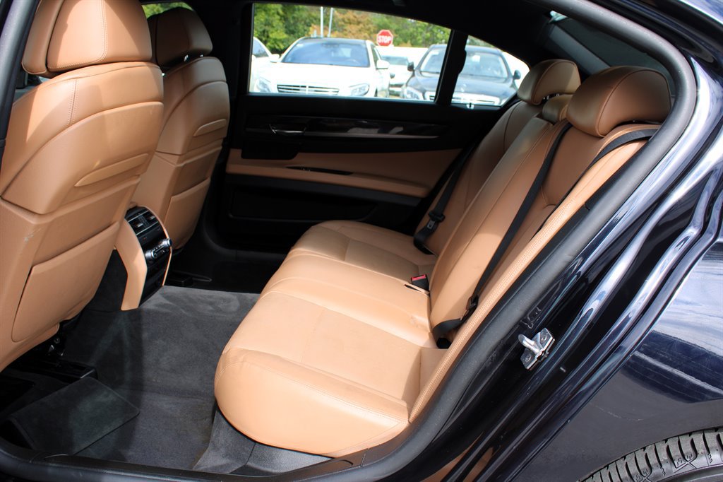 Used 2012 BMW 750Li xDrive AWD/4WD image 18