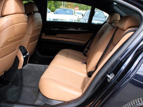 Used 2012 BMW 750Li xDrive image 18