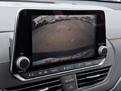 Used 2022 Nissan Altima 2.5 SR image 18