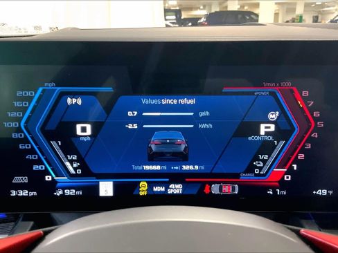 Certified 2025 BMW M5 w/ Executive Package image 52