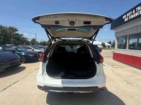 Used 2018 Nissan Rogue SV FWD image 19