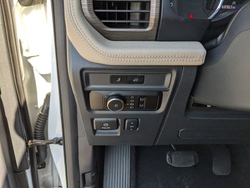 Used 2024 Ford Expedition Max Limited image 35