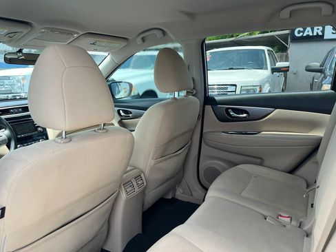 Used 2016 Nissan Rogue SV FWD image 10