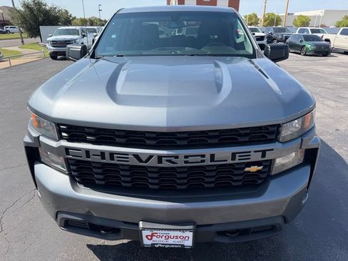 Used 2019 Chevrolet Silverado 1500 Custom w/ Custom Convenience Package AWD/4WD image 8