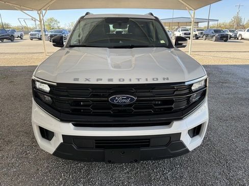 New 2025 Ford Expedition Max Active image 2