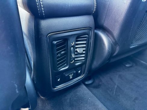 Used 2012 Jeep Grand Cherokee Overland AWD/4WD image 8
