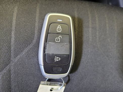 Used 2020 Chevrolet Trax LT w/ LT Convenience Package AWD/4WD image 32