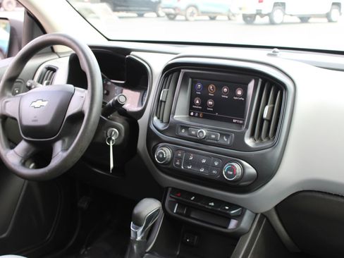 Used 2022 Chevrolet Colorado W/T AWD/4WD image 24
