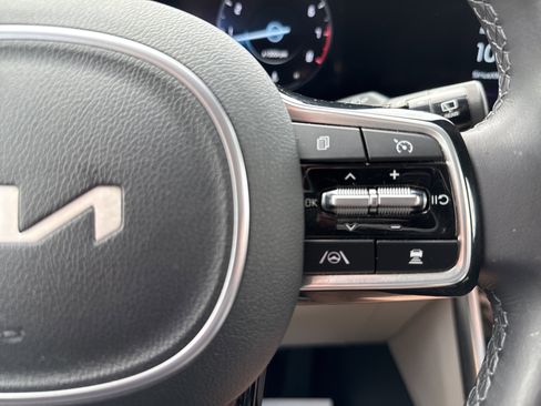 Used 2024 Kia Carnival SX FWD image 20