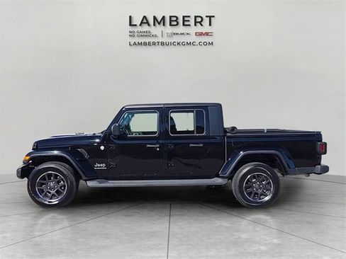 Used 2023 Jeep Gladiator Overland image 2