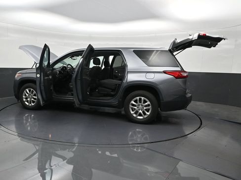 Used 2020 Chevrolet Traverse LS FWD image 34